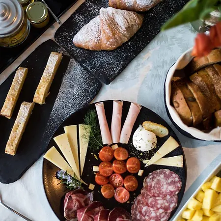 Gredic Heritage Residences Hotel 4*