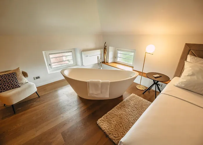 Gredic Heritage Residences 4* Dobrovo